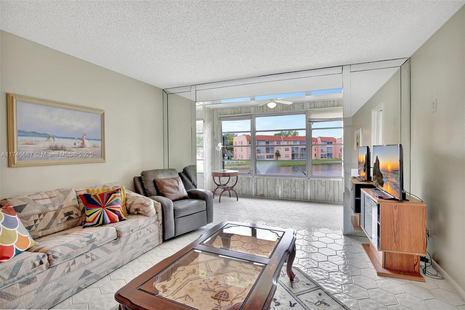 9181 Sunrise Lakes Blvd Unit: 210