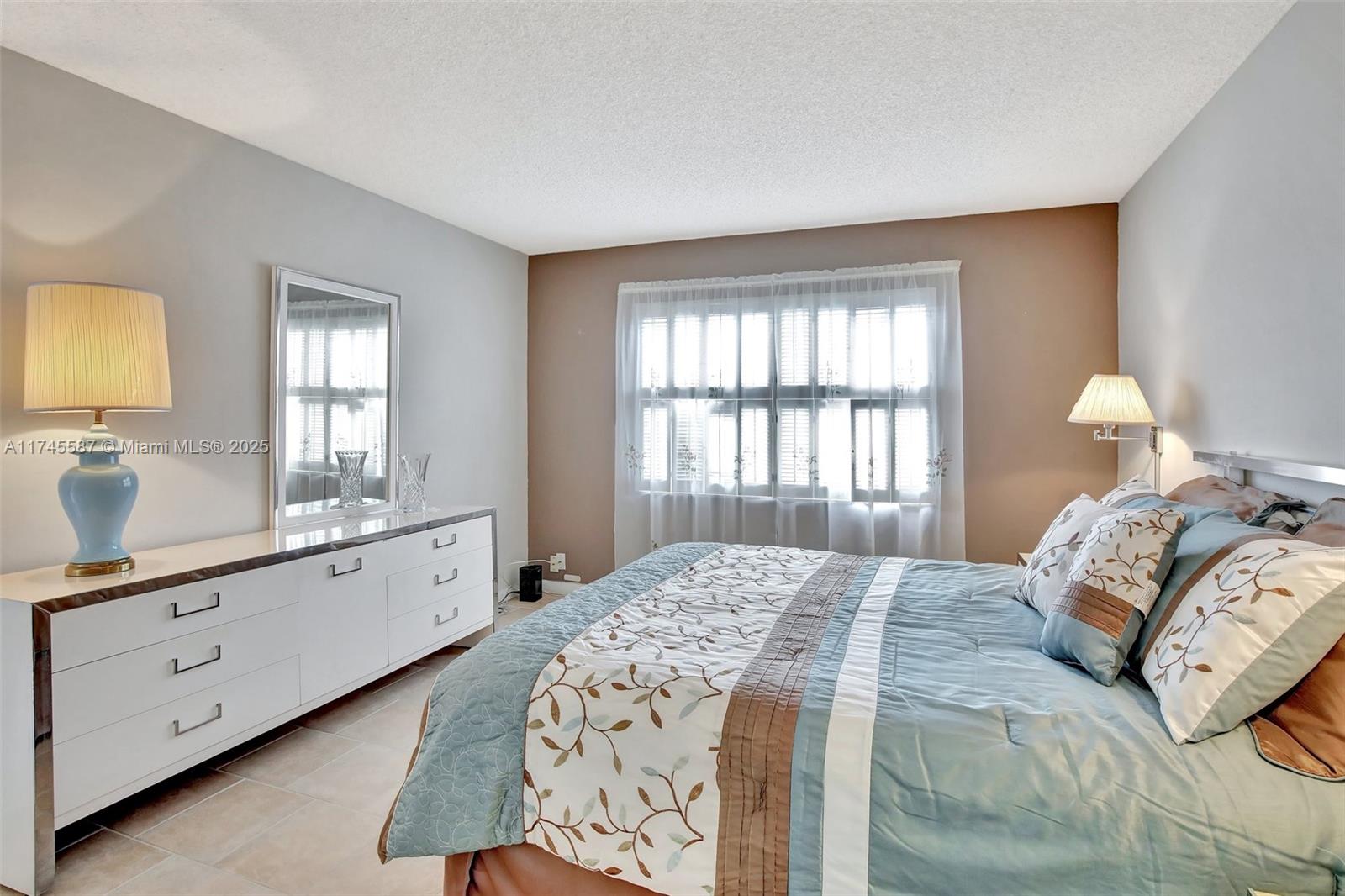 9181 Sunrise Lakes Blvd Unit: 210
