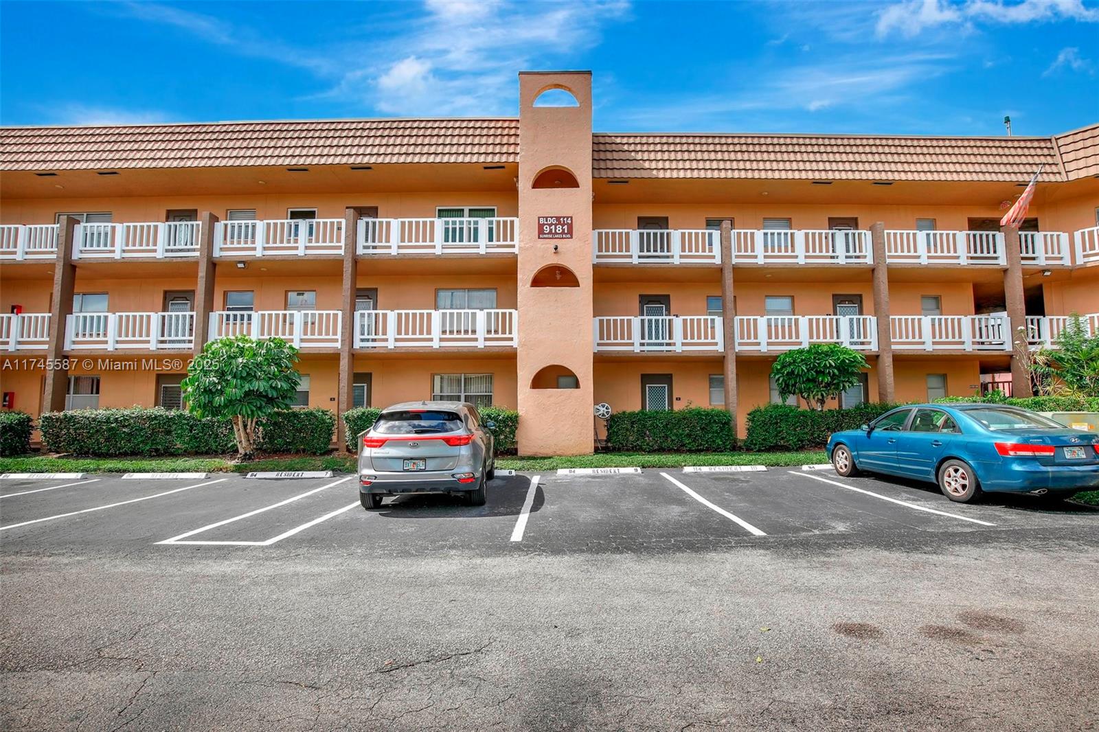9181 Sunrise Lakes Blvd Unit: 210