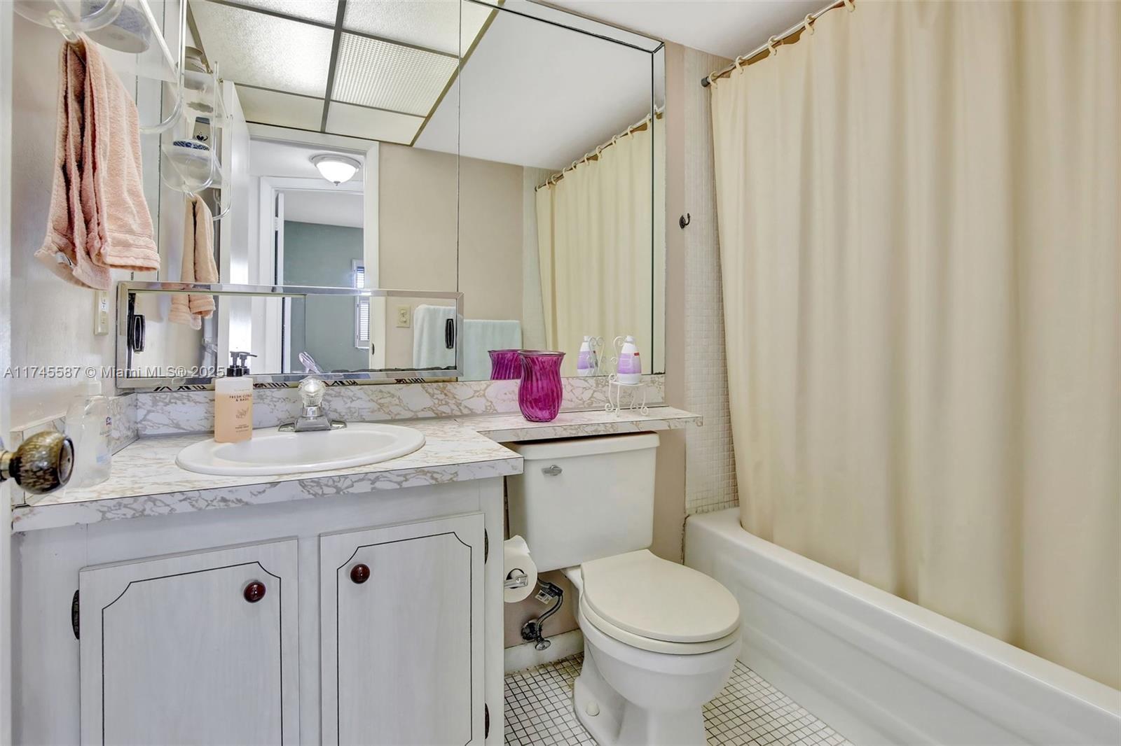 9181 Sunrise Lakes Blvd Unit: 210