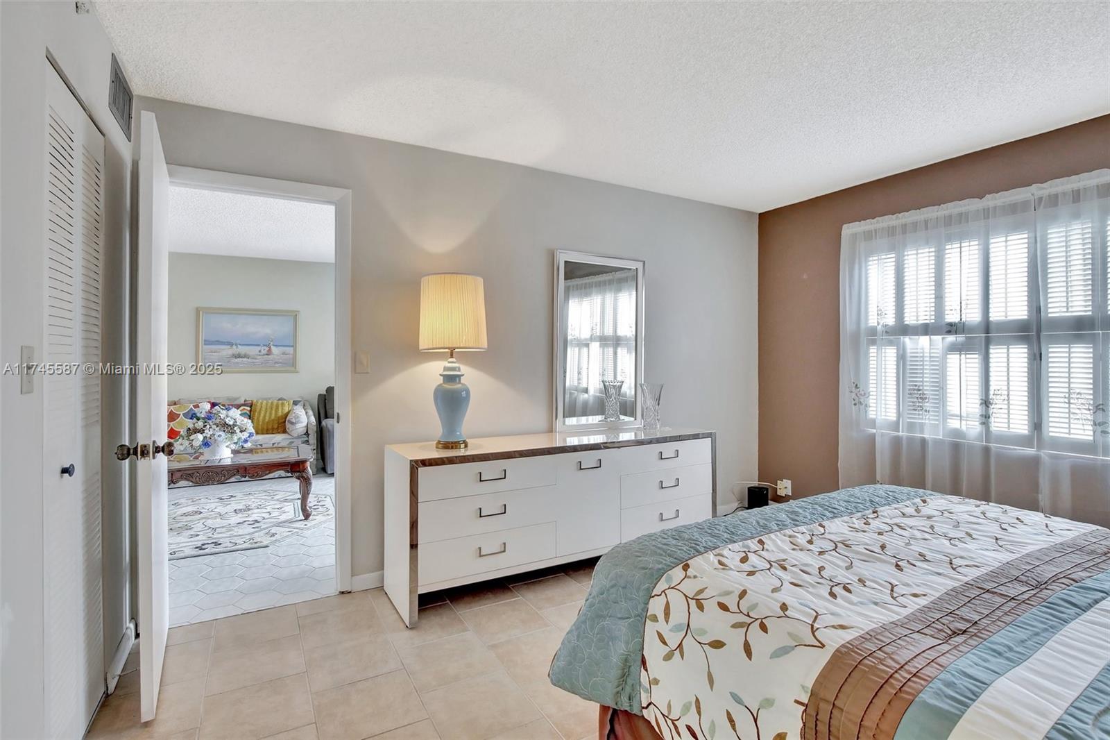 9181 Sunrise Lakes Blvd Unit: 210