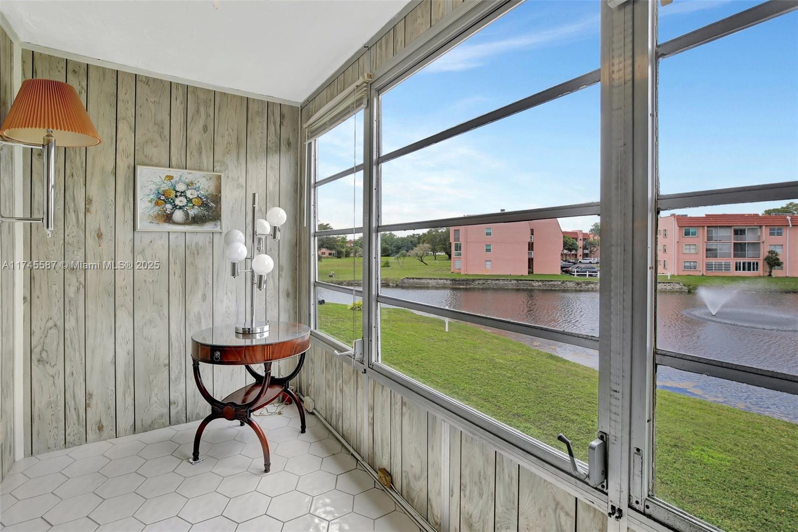9181 Sunrise Lakes Blvd Unit: 210