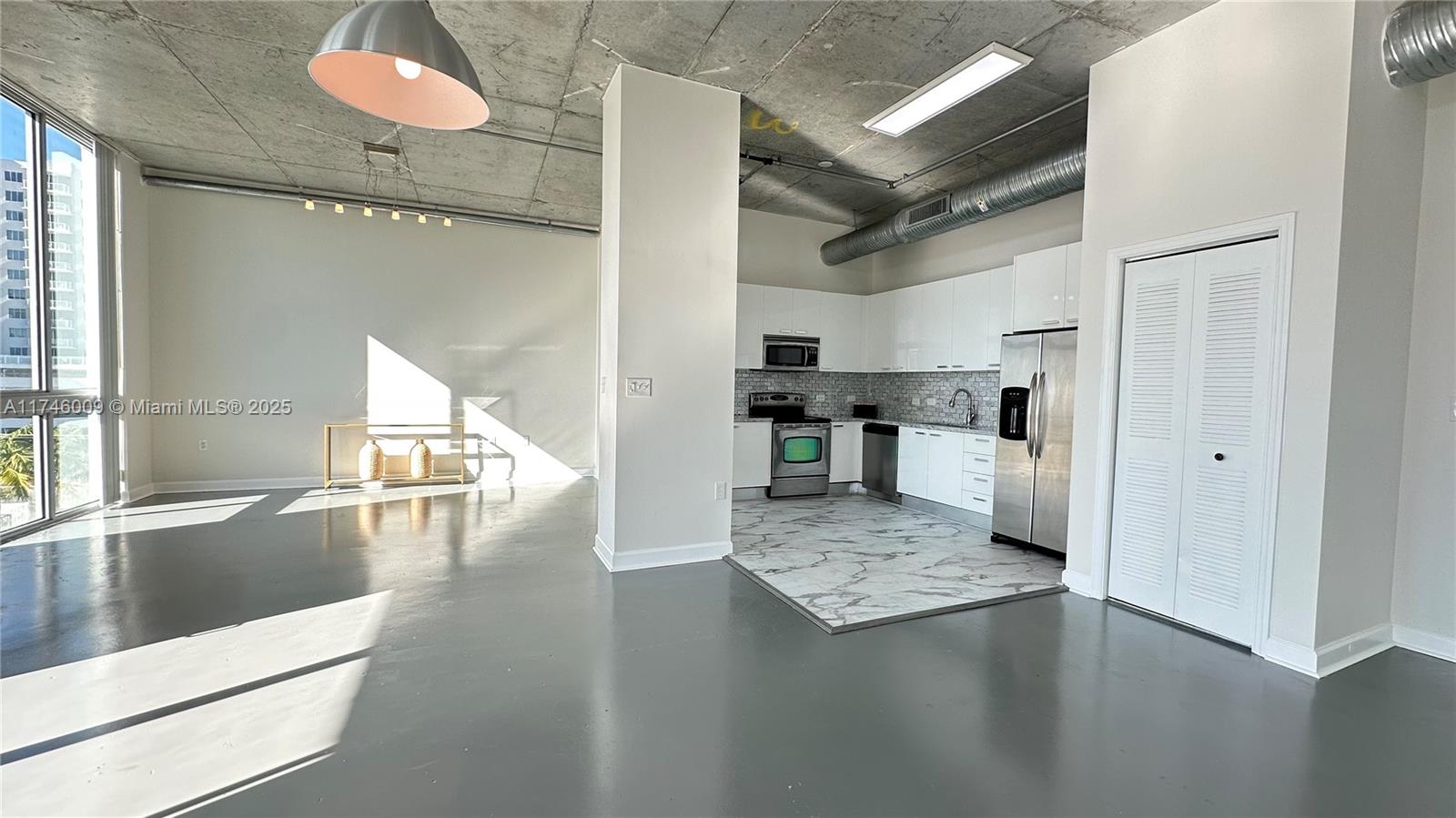 2100 Van Buren St # 522