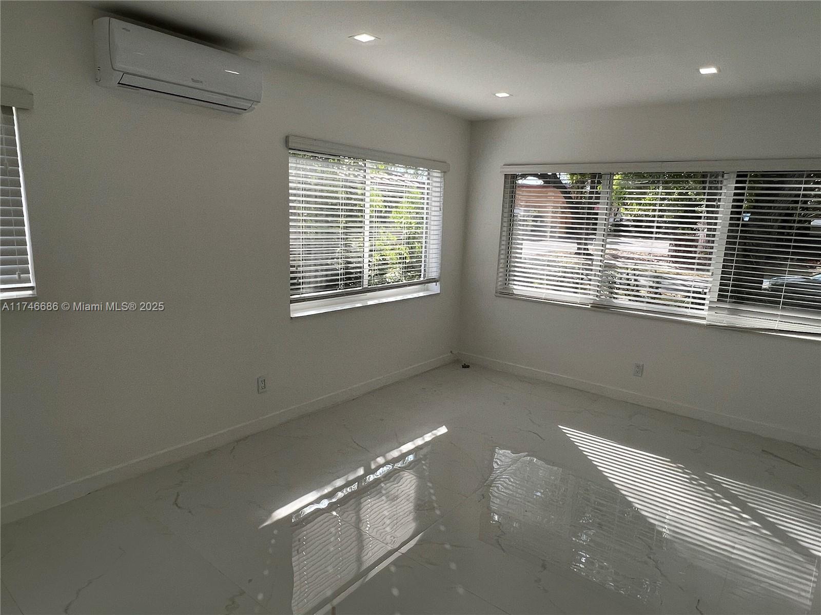 16 SW 5th St # 1