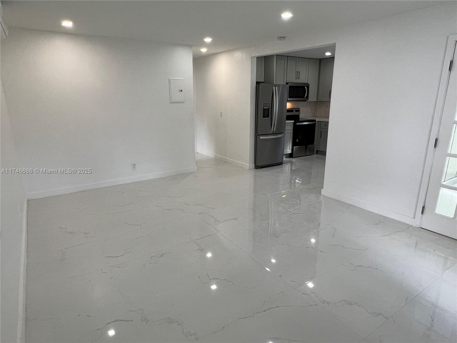 16 SW 5th St # 1