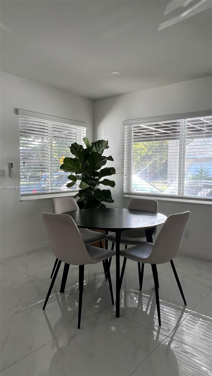 16 SW 5th St # 1