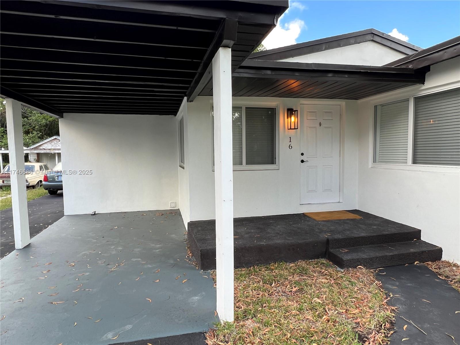 16 SW 5th St # 1