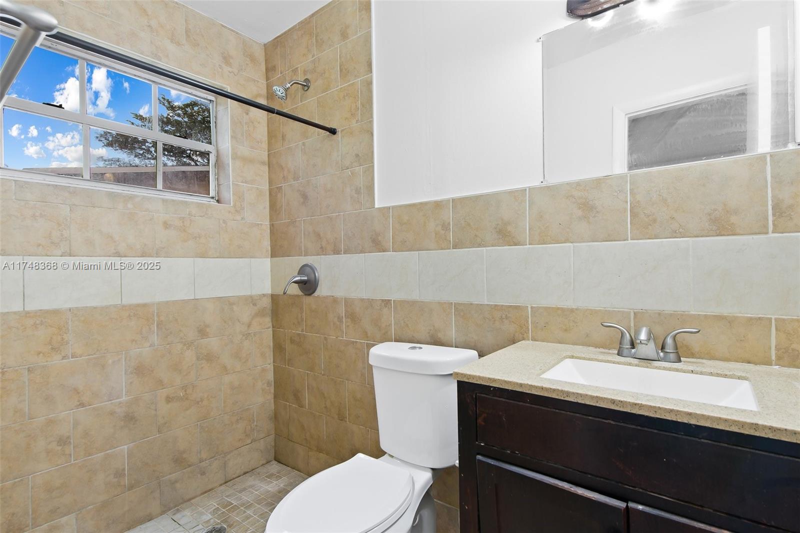 3285 NW 41st St