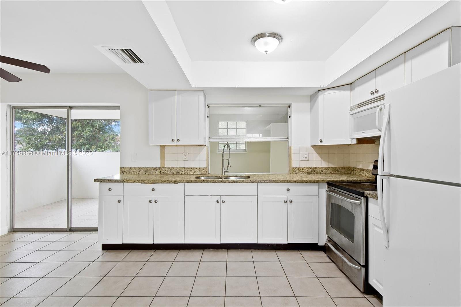 3285 NW 41st St