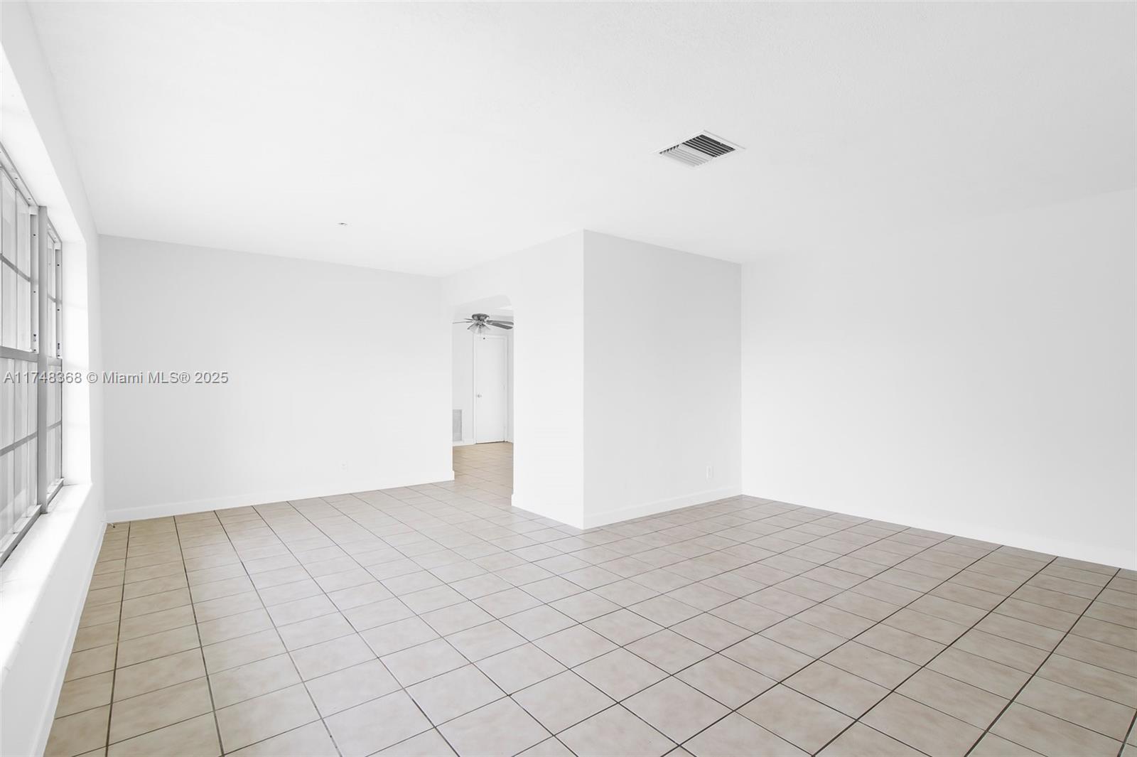 3285 NW 41st St