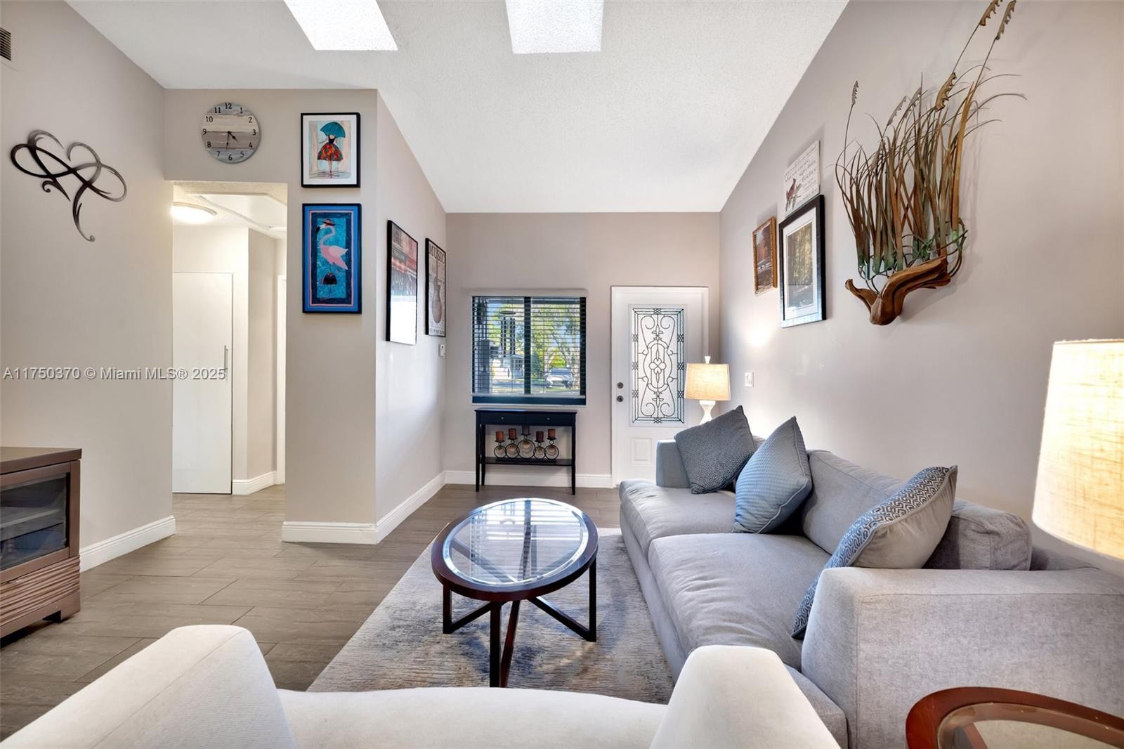 1662 N 14th Ter