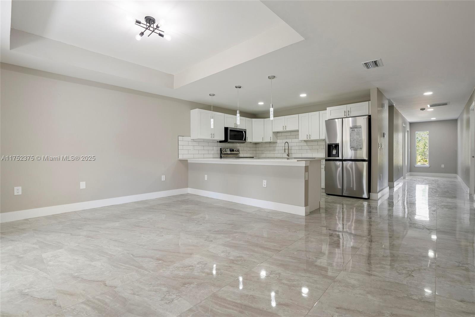 1510 E 12 ST