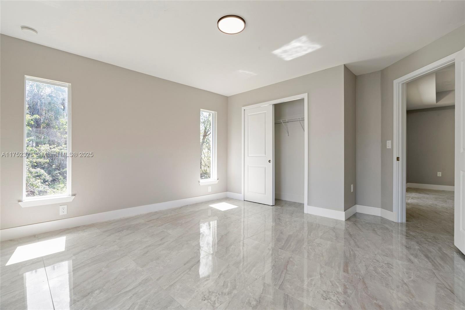 1510 E 12 ST