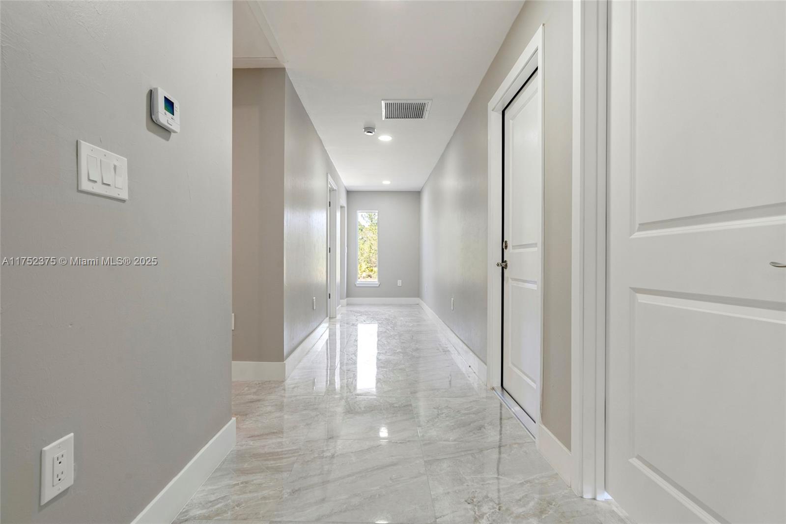 1510 E 12 ST