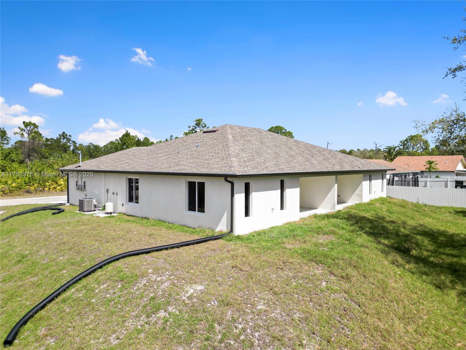 1510 E 12 ST