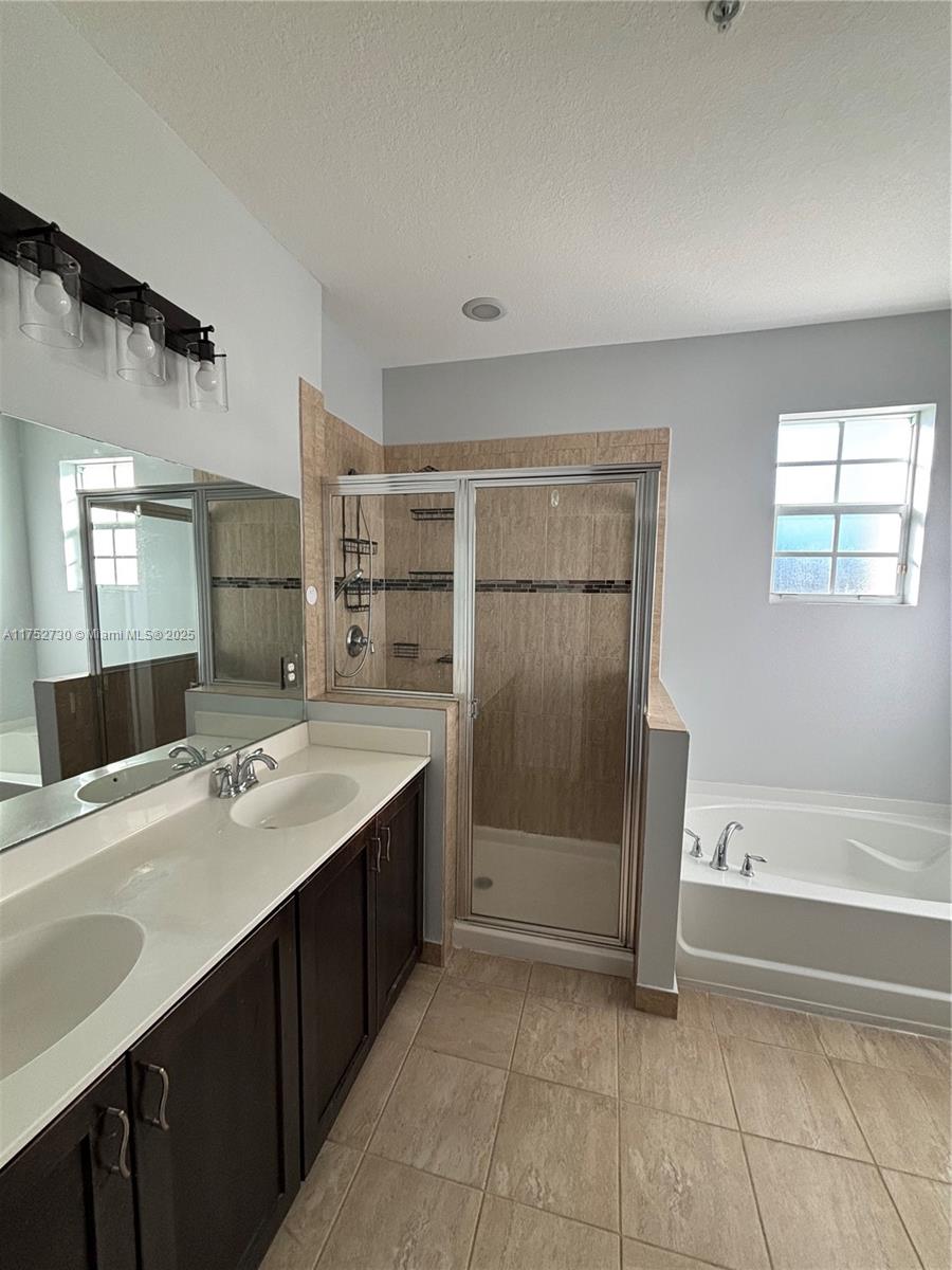 725 SW 3rd Ave # 725