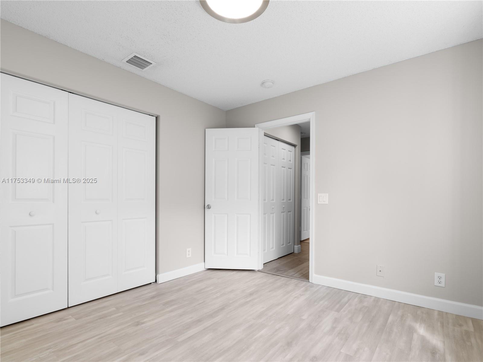 1371 Plumosa Way