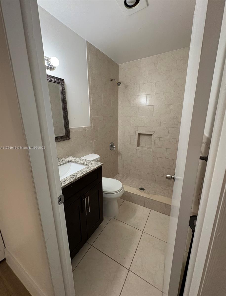 446 SW 4th Ave # 2