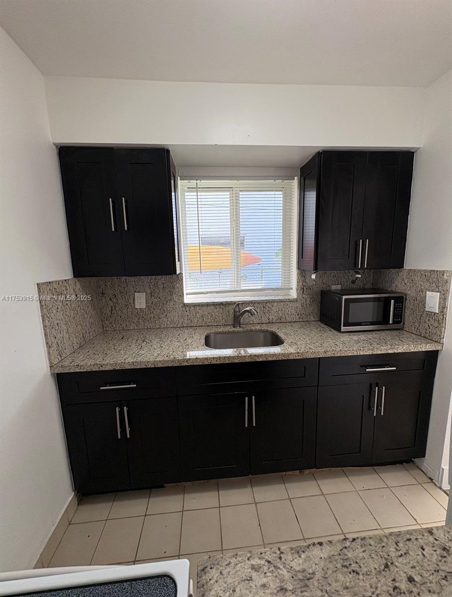 446 SW 4th Ave # 2