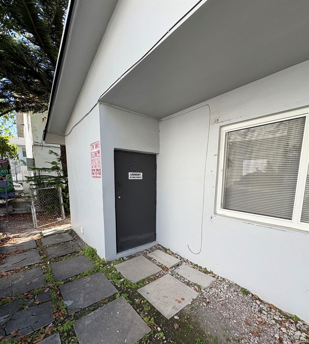 446 SW 4th Ave # 2
