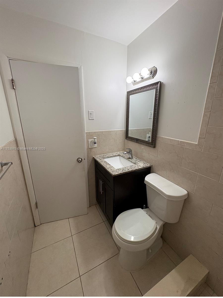 446 SW 4th Ave # 2