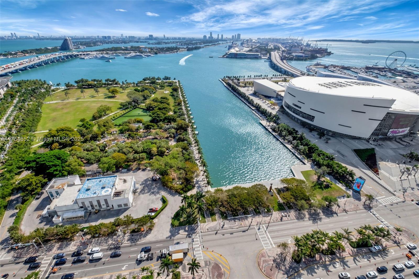 900 Biscayne Blvd # 3303