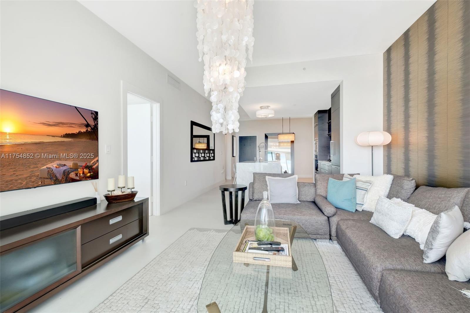 900 Biscayne Blvd # 3303