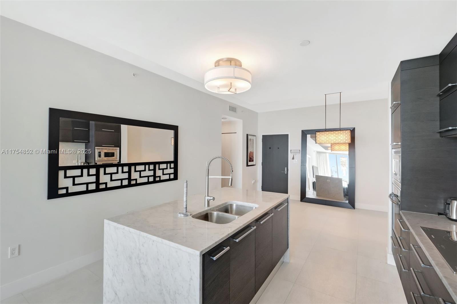 900 Biscayne Blvd # 3303