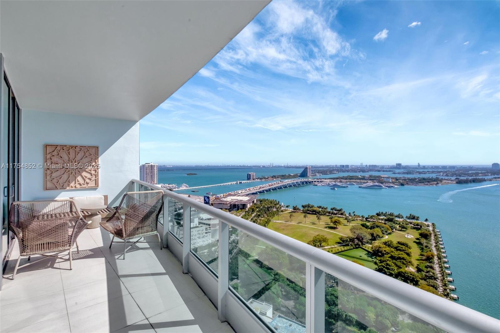 900 Biscayne Blvd # 3303