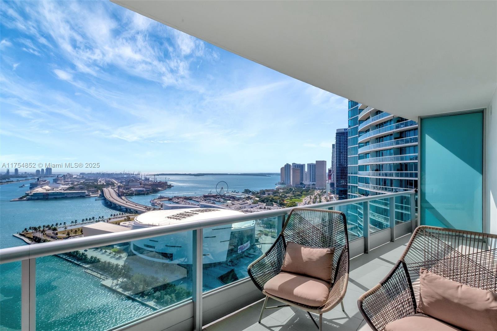 900 Biscayne Blvd # 3303