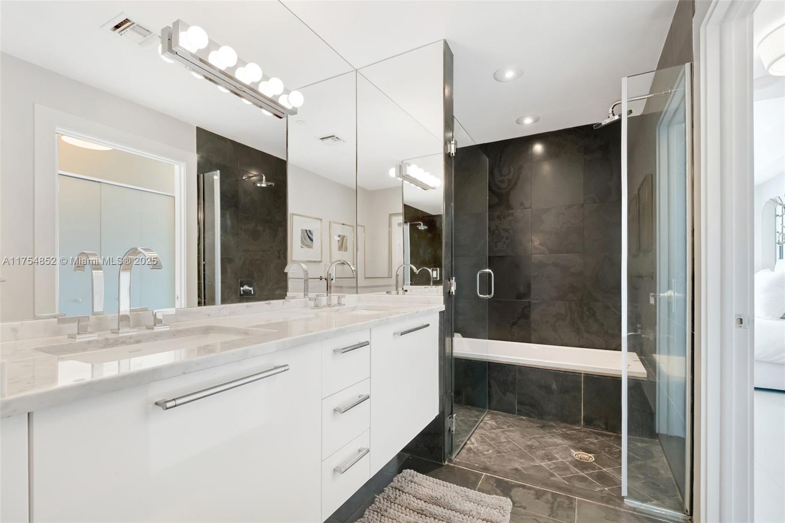 900 Biscayne Blvd # 3303