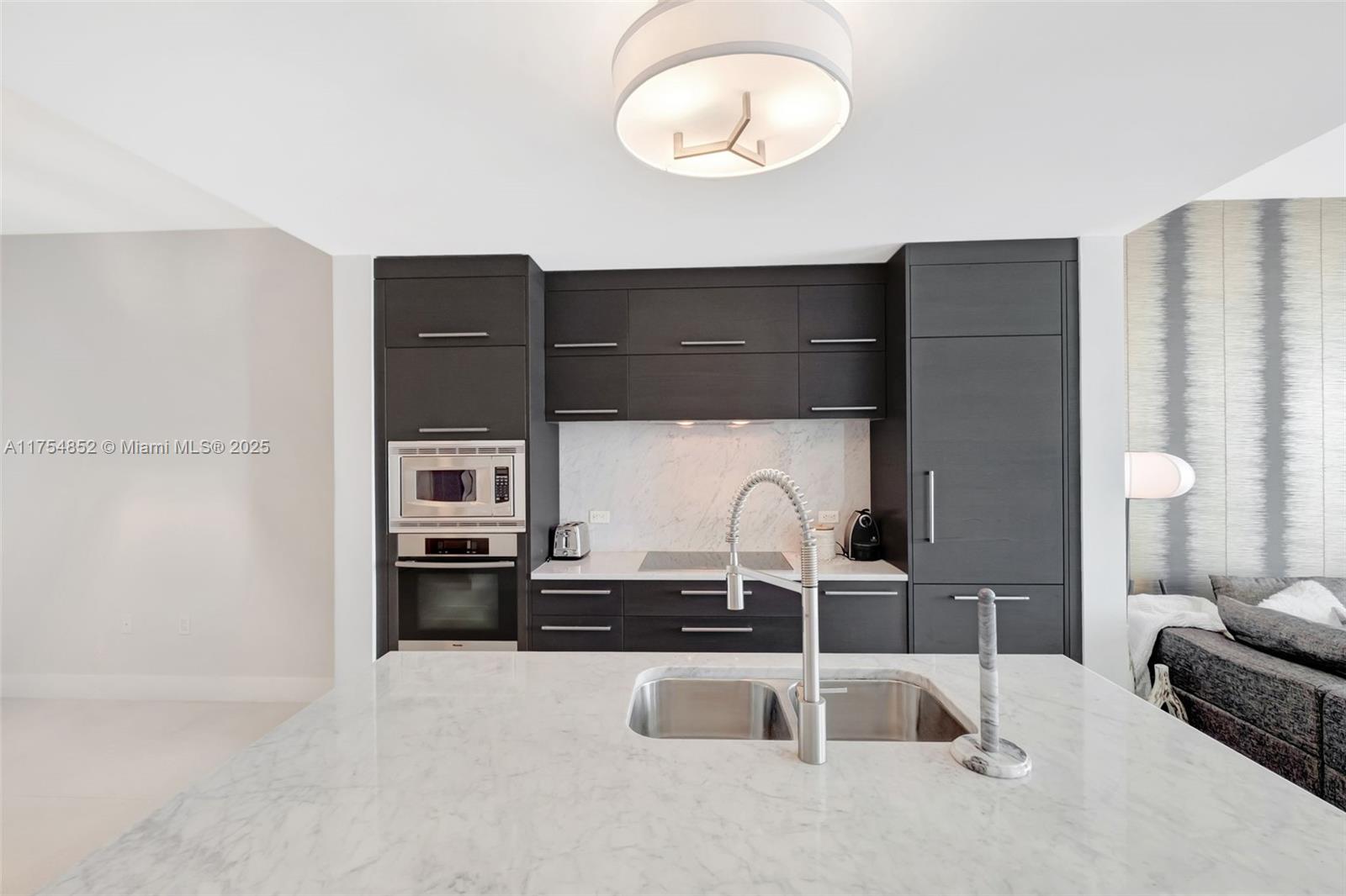900 Biscayne Blvd # 3303