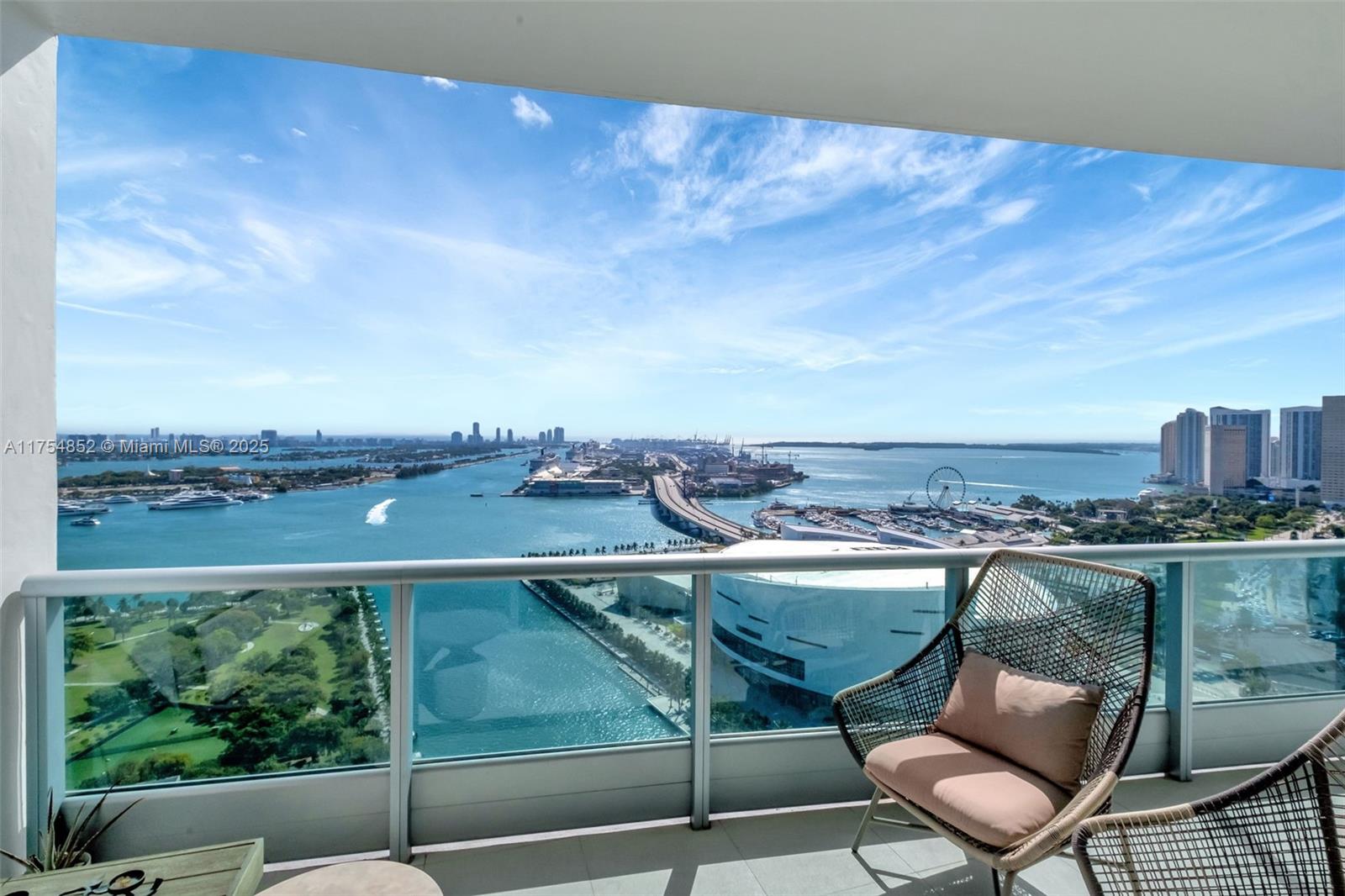 900 Biscayne Blvd # 3303