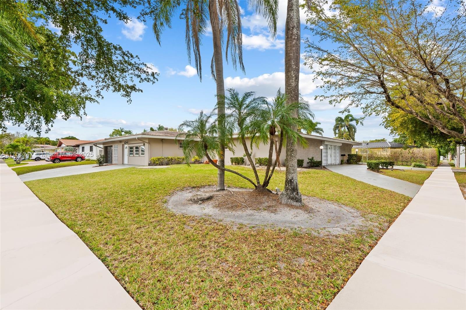 600 N 44th Ave