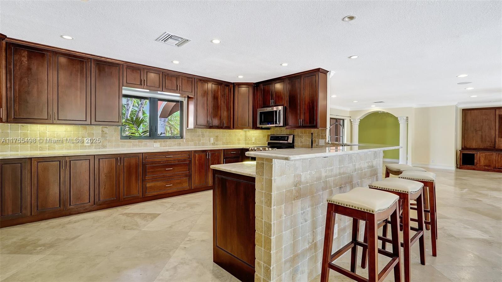 515 Lido Dr