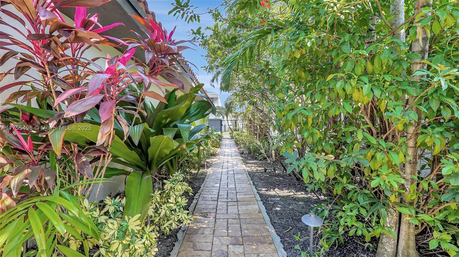 515 Lido Dr