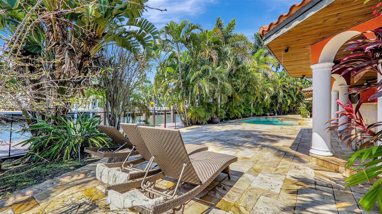 515 Lido Dr