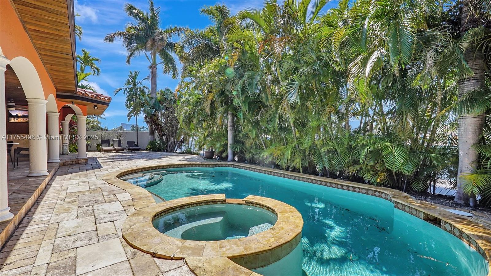 515 Lido Dr