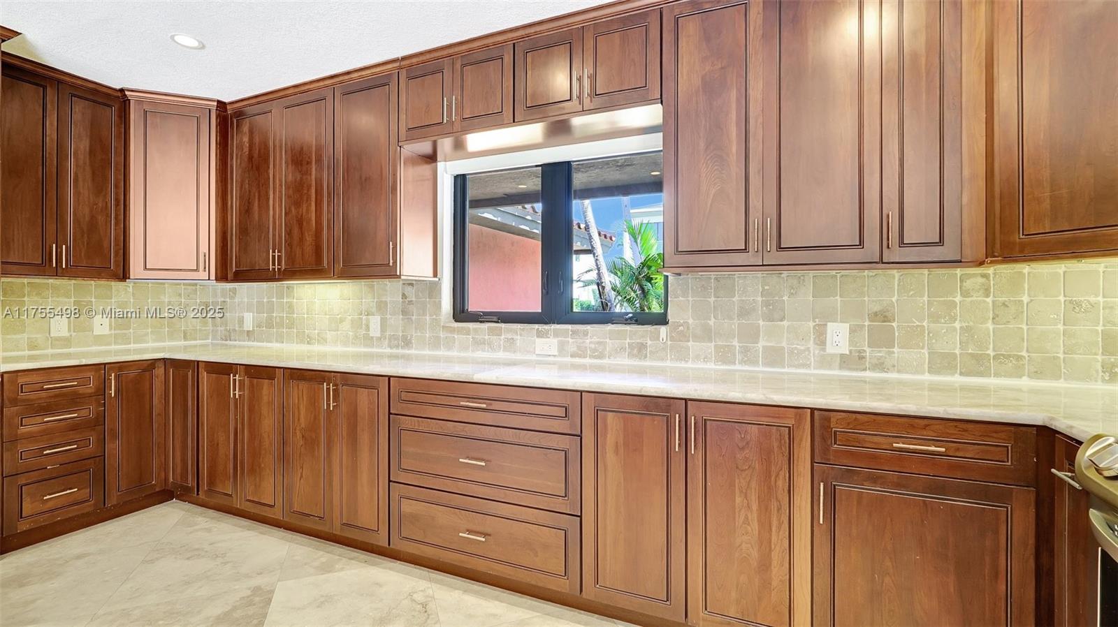 515 Lido Dr