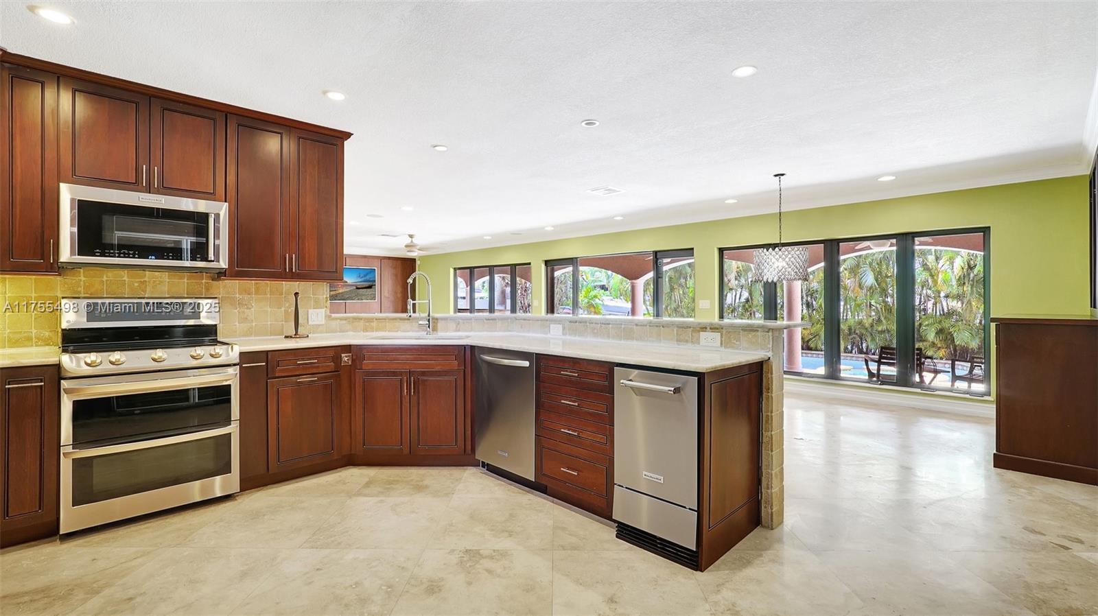 515 Lido Dr