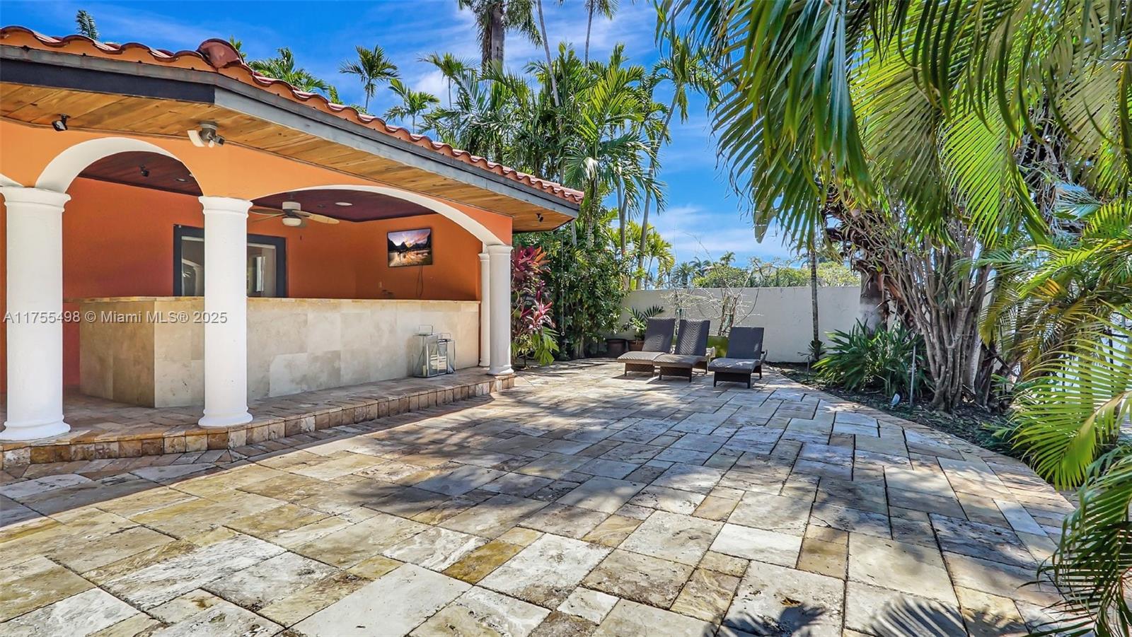 515 Lido Dr