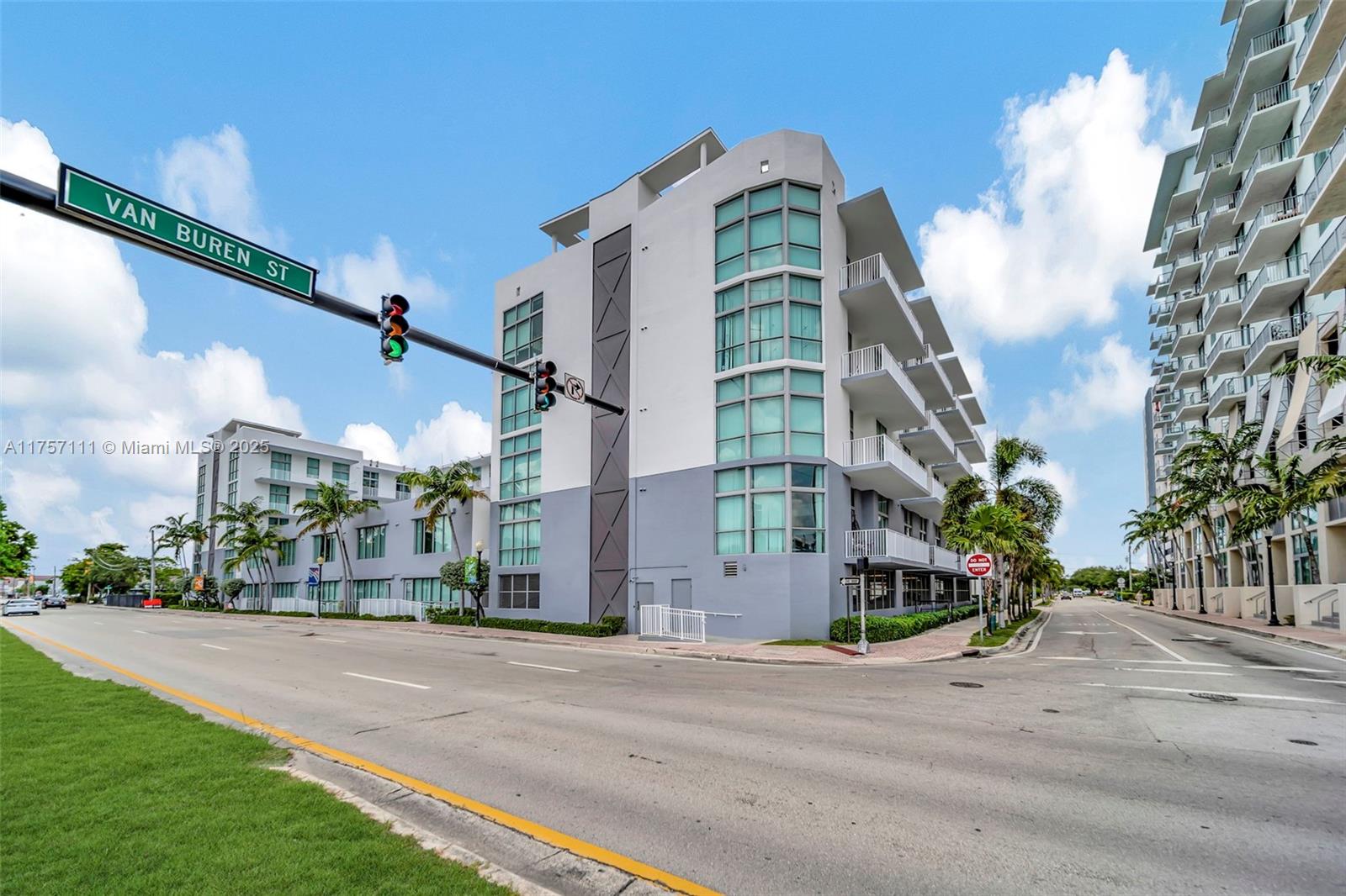 2100 Van Buren St # 520