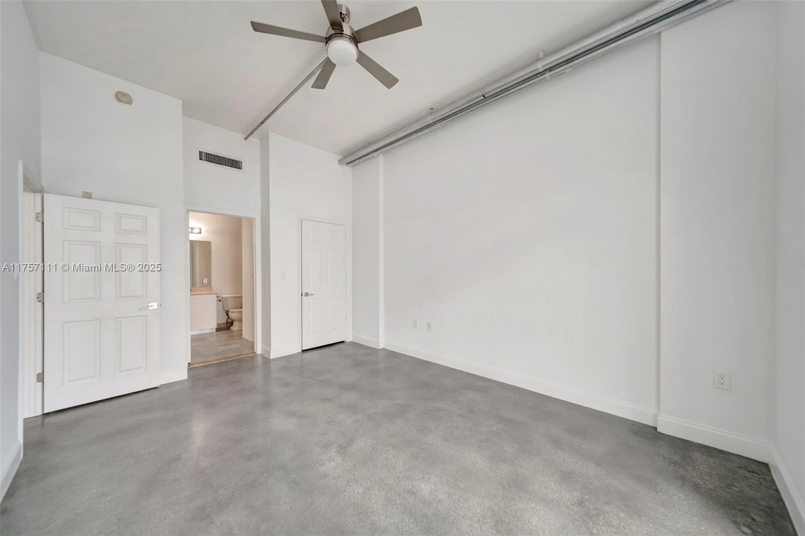 2100 Van Buren St # 520