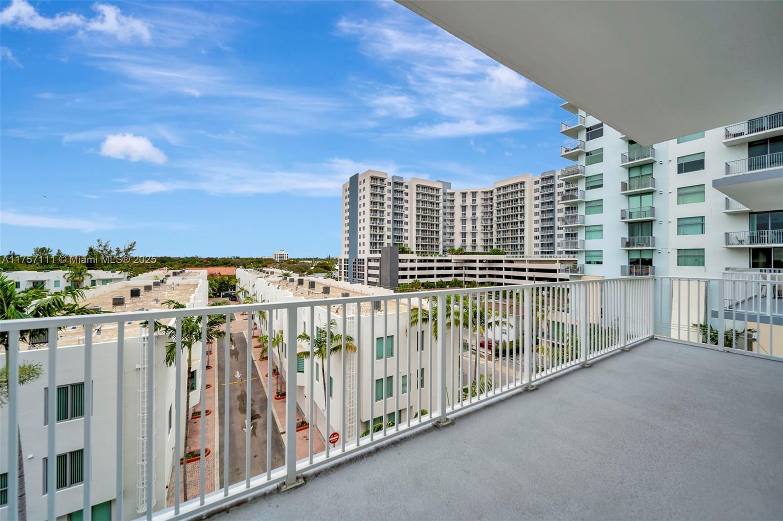 2100 Van Buren St # 520