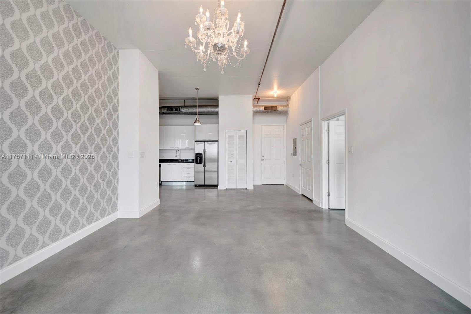 2100 Van Buren St # 520