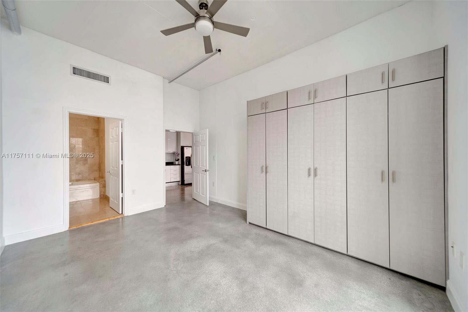 2100 Van Buren St # 520