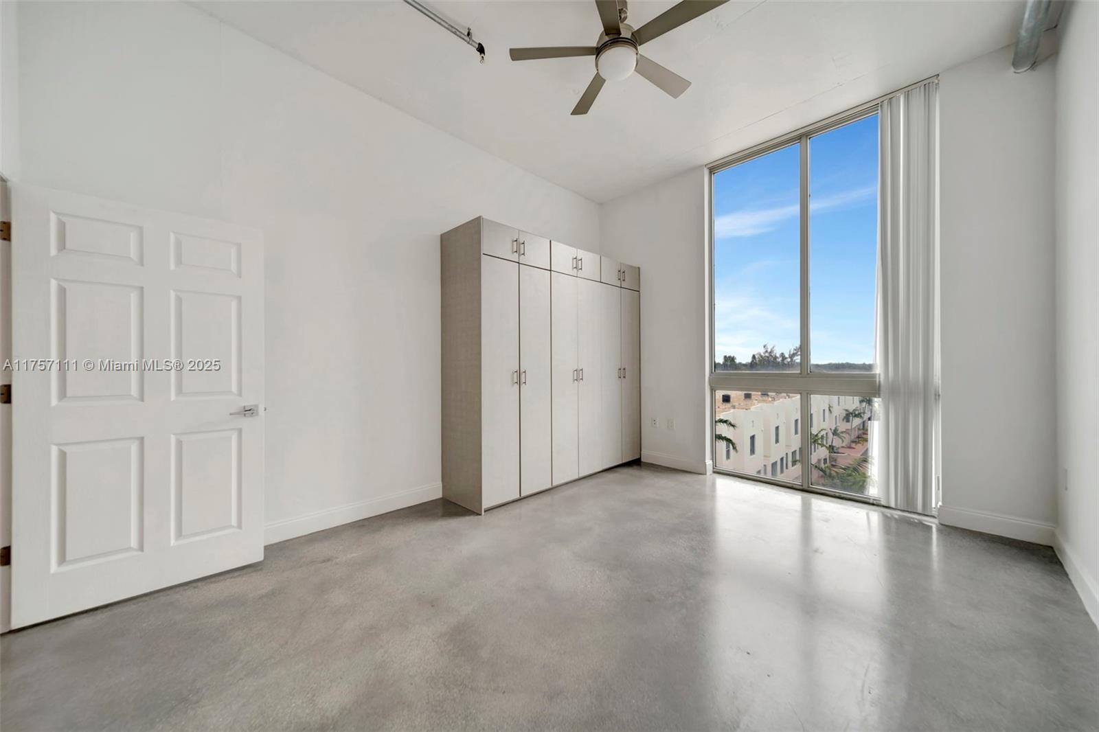 2100 Van Buren St # 520