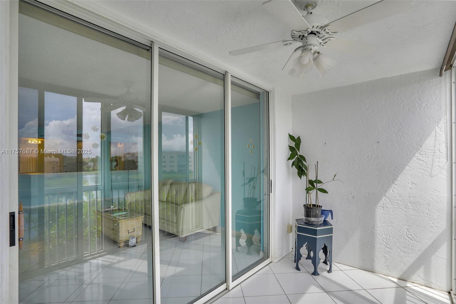 7520 N Devon Dr Unit: BUILDING H 3RD FLOOR