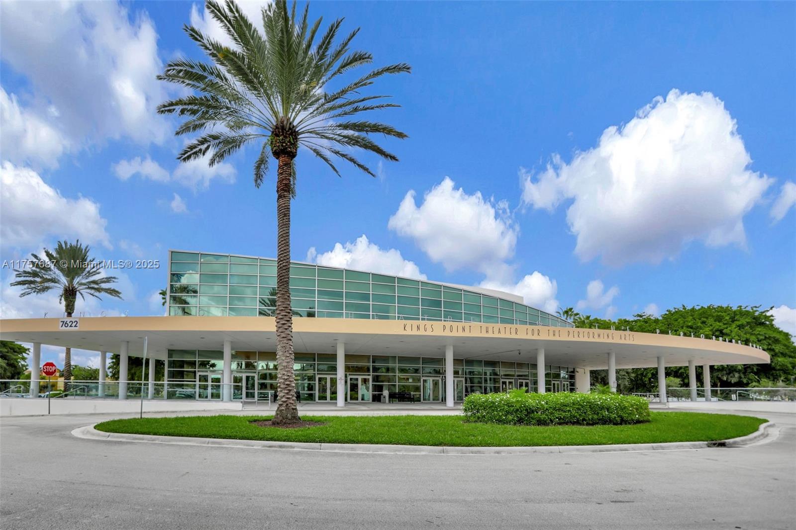 7520 N Devon Dr Unit: BUILDING H 3RD FLOOR