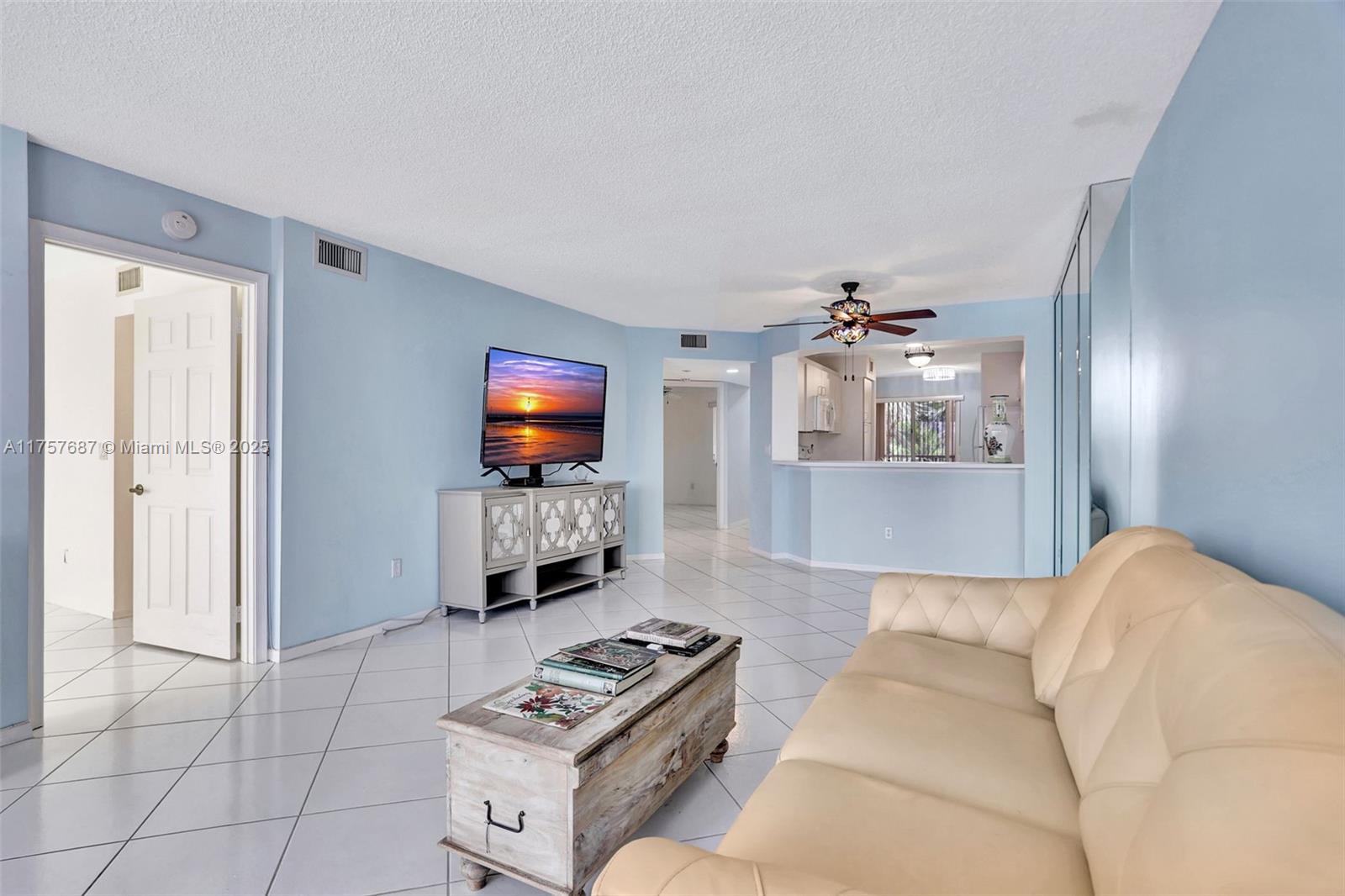 7520 N Devon Dr Unit: BUILDING H 3RD FLOOR